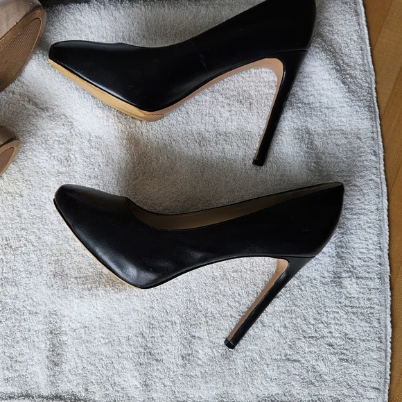 Nine West Two-Tone Pointed Toe Pumps in Black and Taupe size 6.5 - Picture 9 of 14